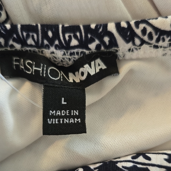 Fashion Nova Black and Blue Patterned Maxi Dress - Picture 5 of 6